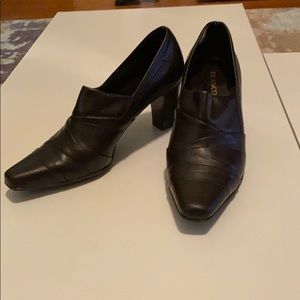 Franco Sarto NWB dark brown booties 3” size 5